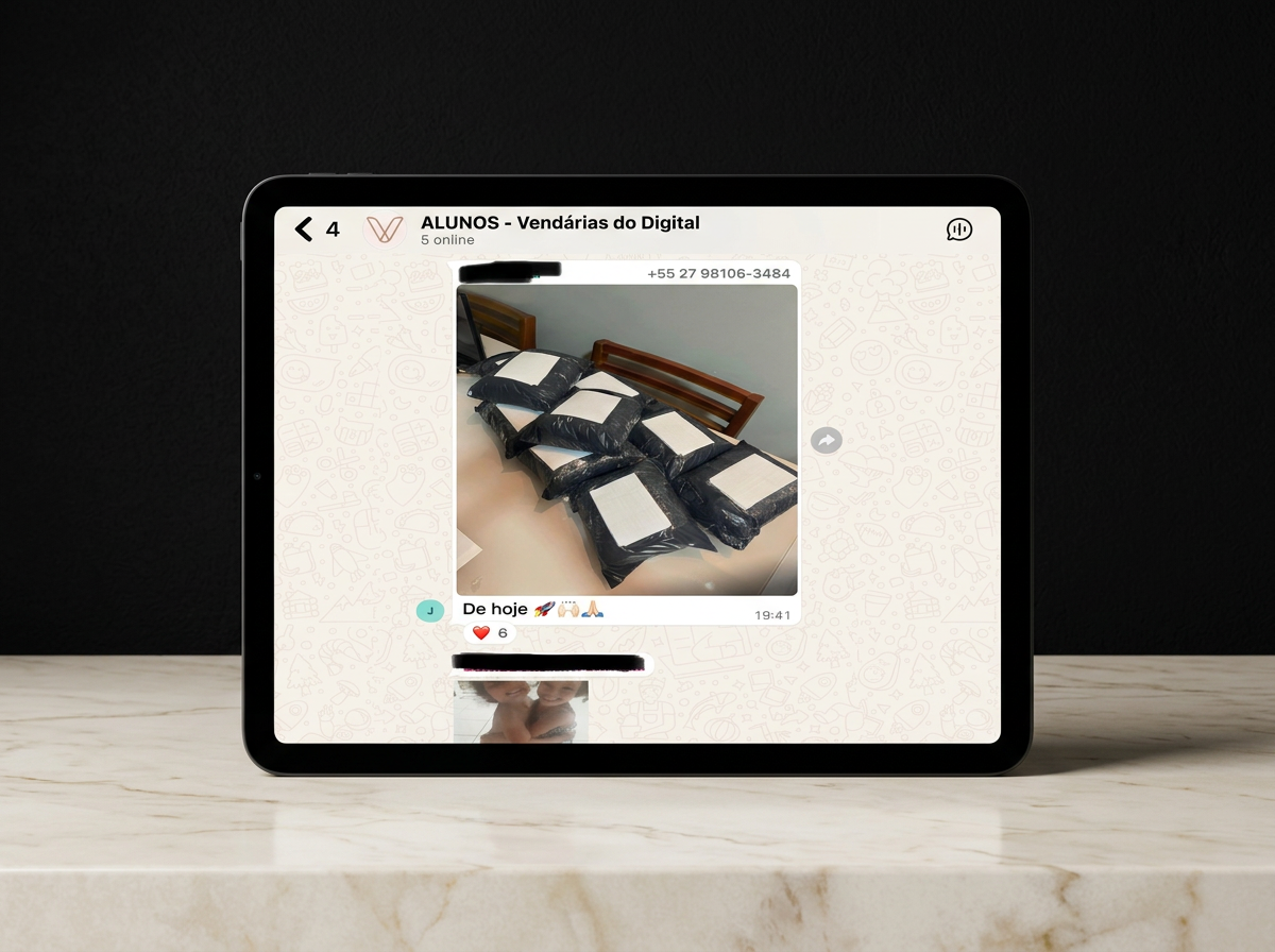 Tablet exibindo a foto dos pedidos embalados por uma aluna, com a legenda De hoje